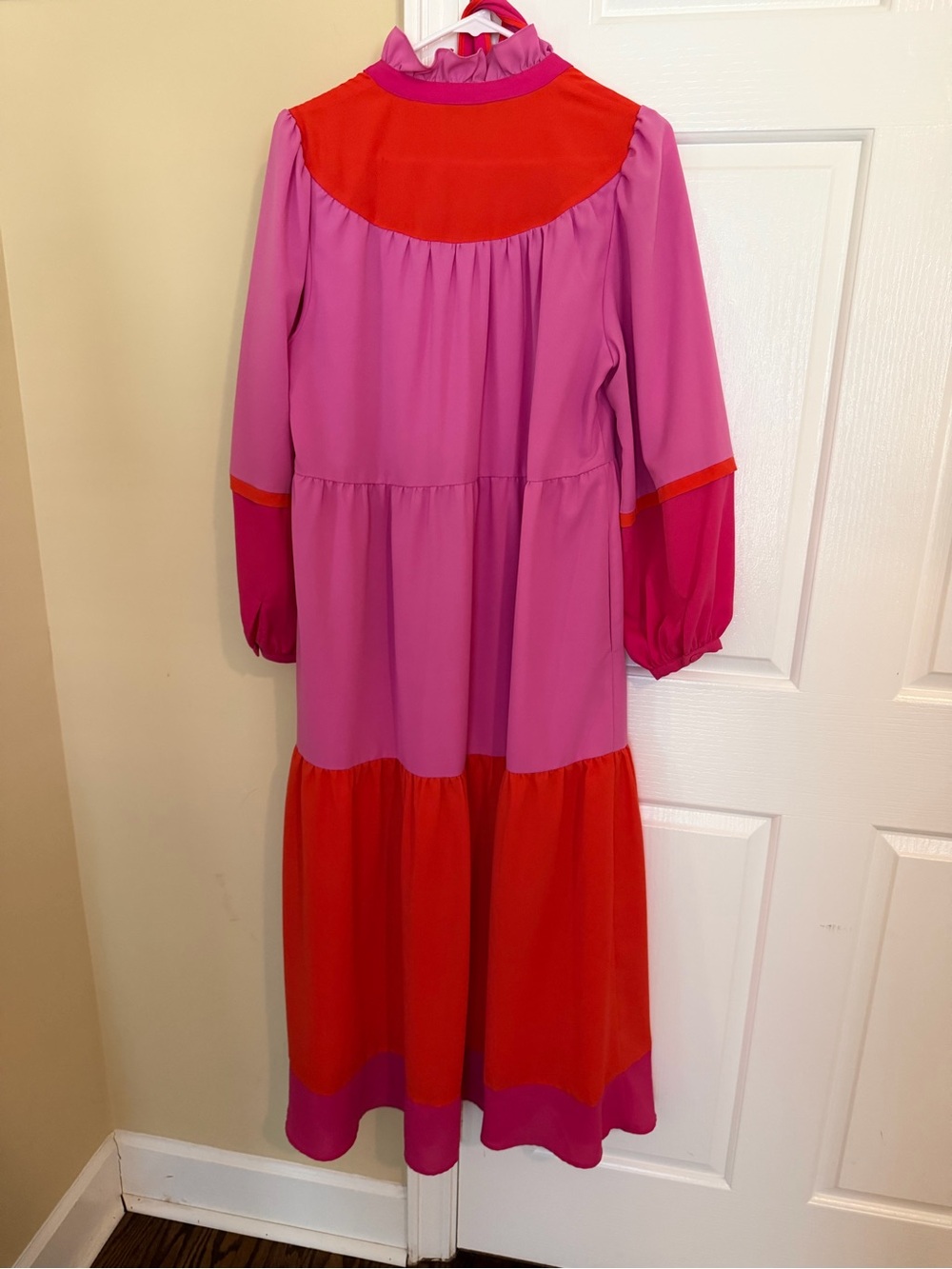 Crosby by Mollie Burch Colorblock Tie Neck Midi Dress Medium Belted - Picture 2 of 3